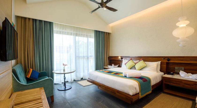 Image of Superior Room Pool View 0
