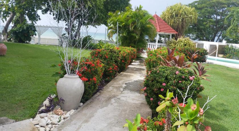 Whispering Bamboo Cove Resort photo