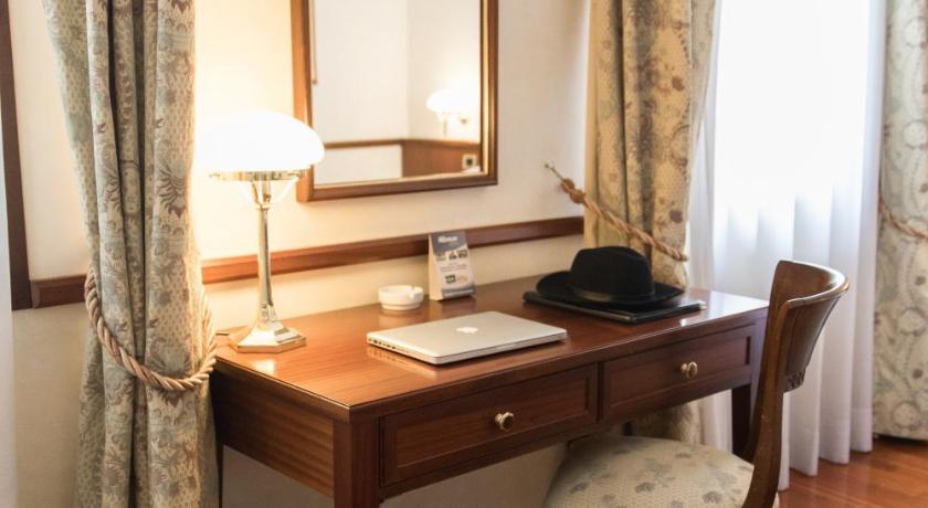 Phi Hotel Dei Medaglioni