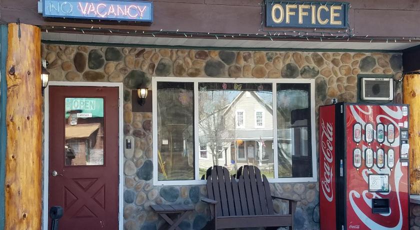 Clark's Beach Motel photo