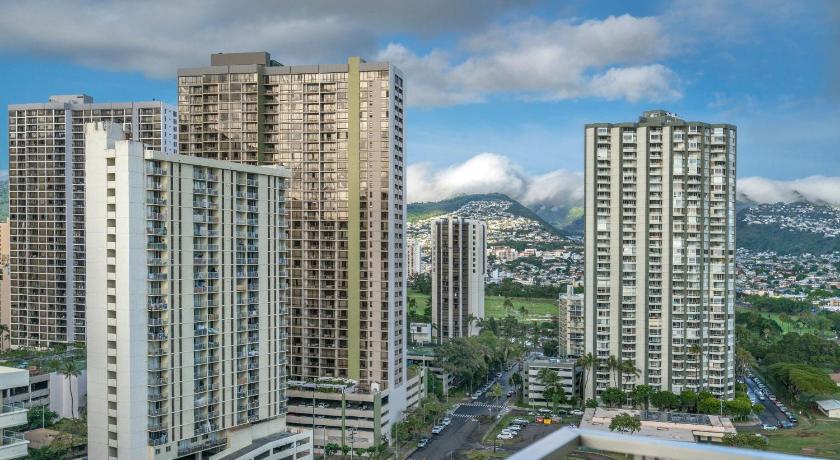 Image of City View Balcony - King 3