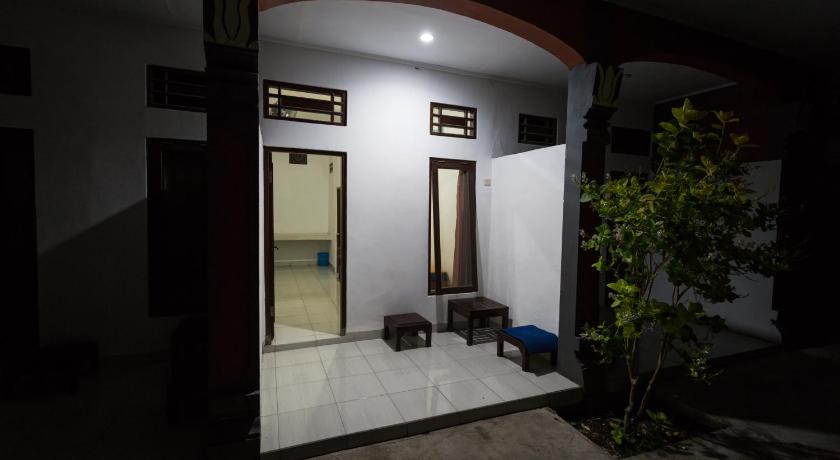Hotel Lestari photo
