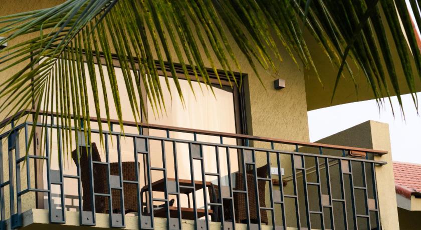 Image of Superior Room Pool View 13