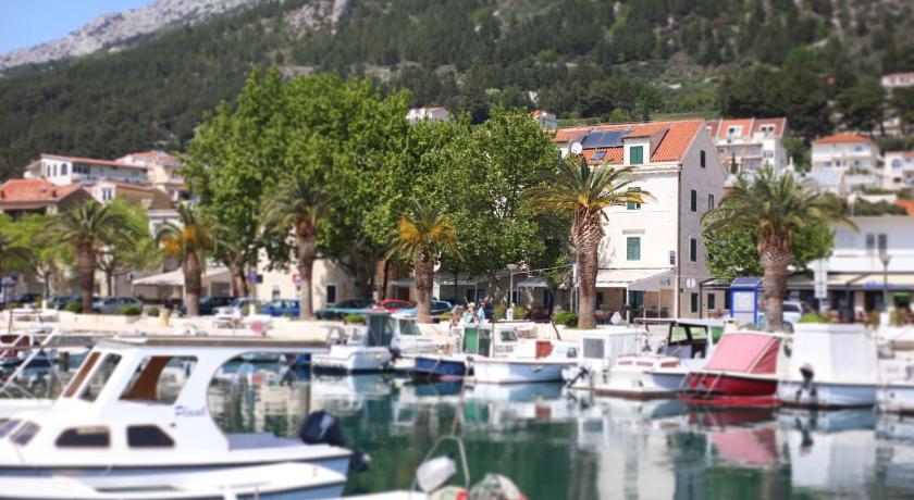 Bed and Breakfast Palac — Hotel in Baska Voda
