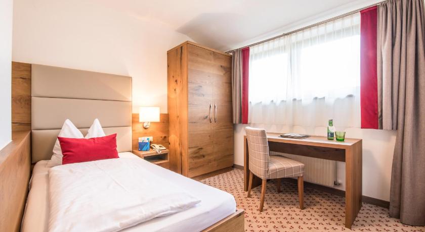 Hotel Bruckenwirt photo