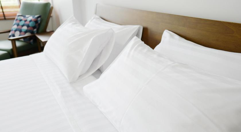 Image of Deluxe King Suite 14
