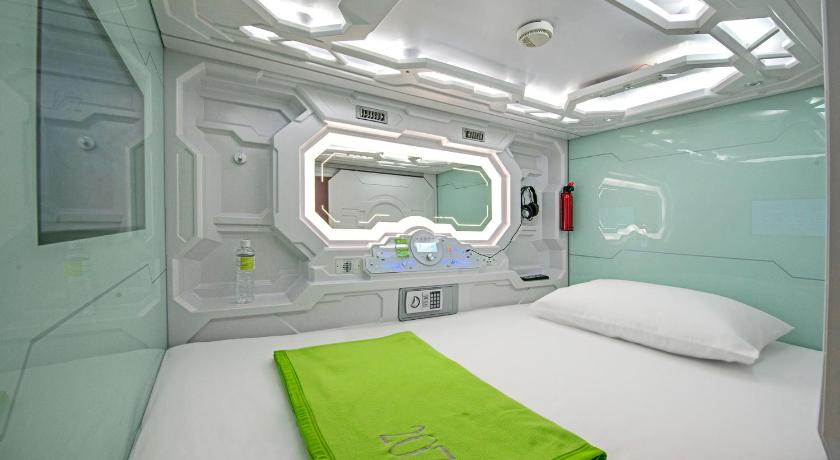 Whiz Capsule Hotel Grand Bromo