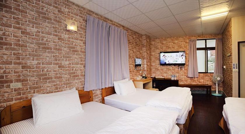 Zhongshan Hostel — Hotel in Chiayi