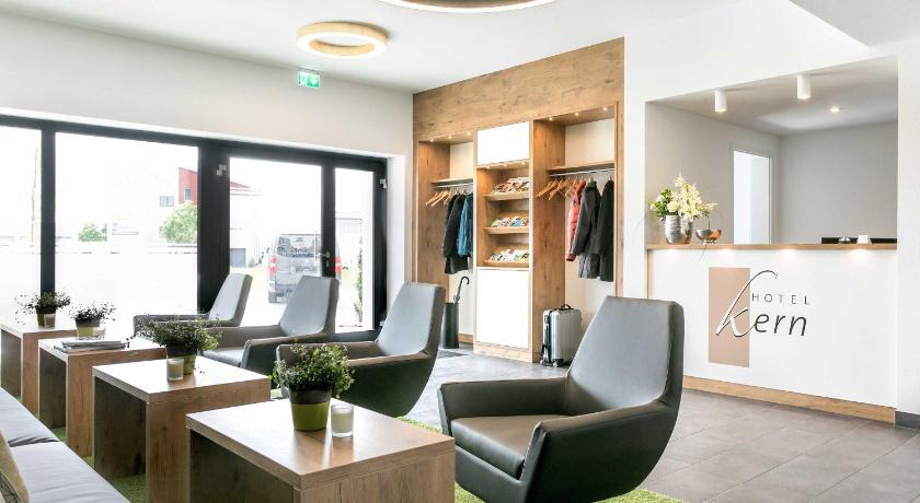 Hotel Kern garni — Hotel in Walddorf