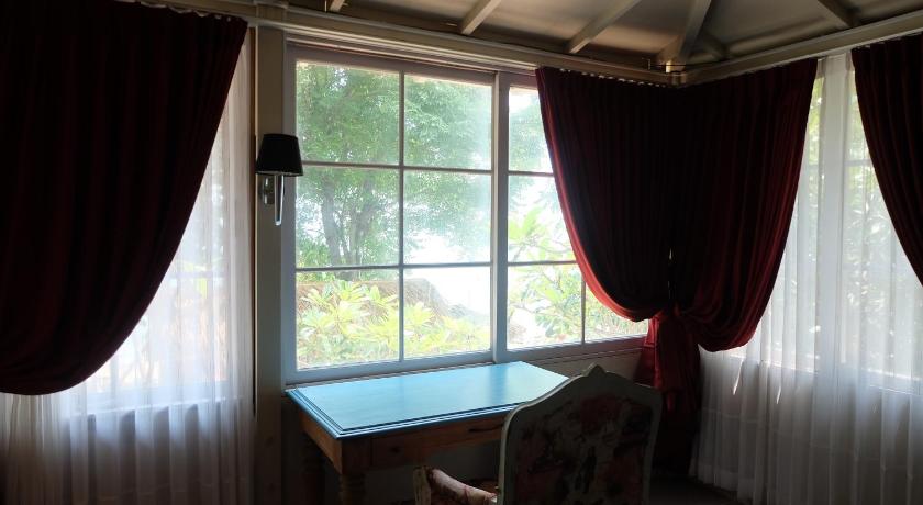 Image of Deluxe Double Room with Sea View 6