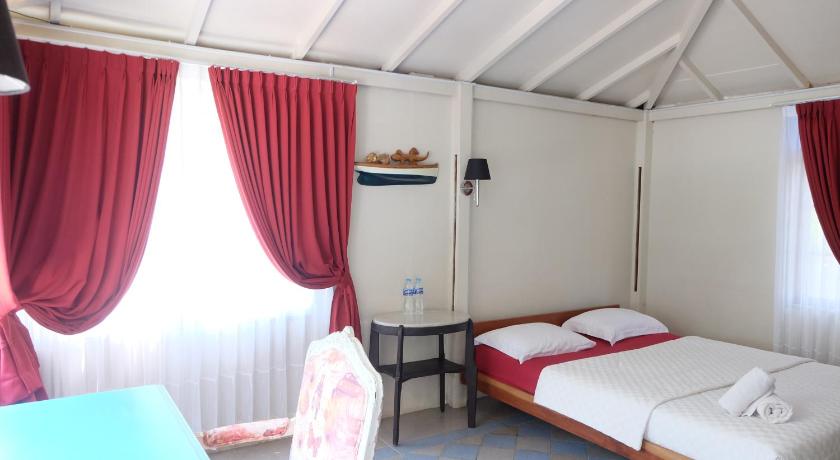 Image of Deluxe Double Room with Sea View 2