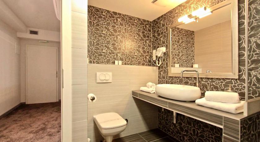 Image of Standard Double Room 13
