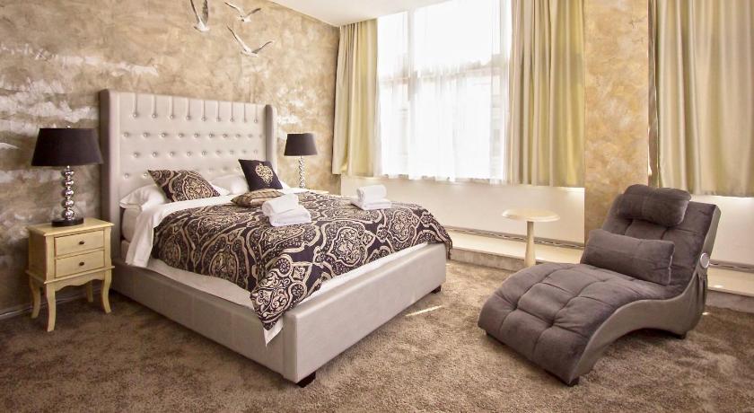 Image of Deluxe Double Room 4