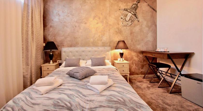 Image of Standard Double Room 16