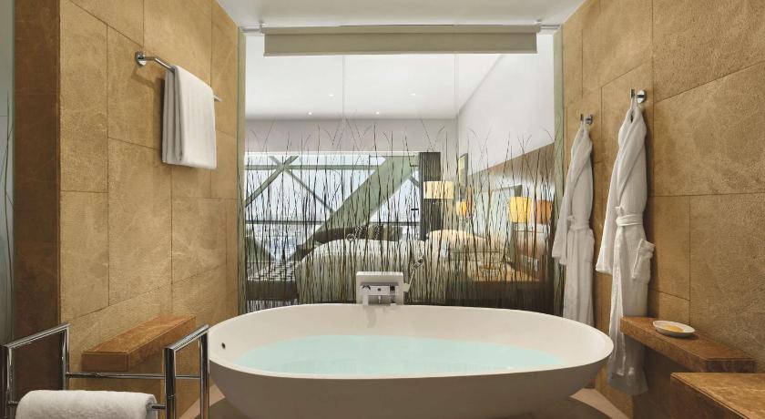 Andaz Capital Gate Abu Dhabi - a concept by Hyatt - image 2