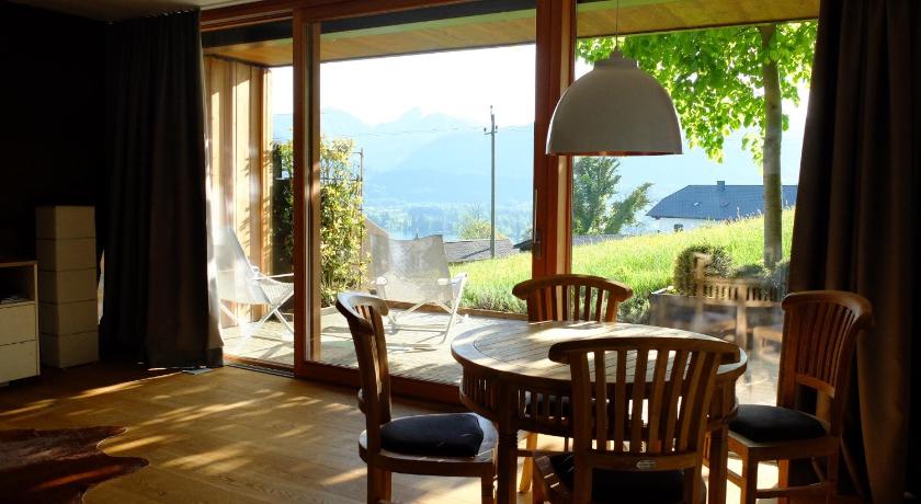 صورة شقة مع تراس مطل على البحيرة (Apartment with Terrace and Lake View) 0