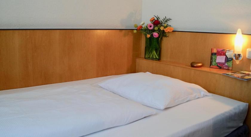 Image of Single Room 14