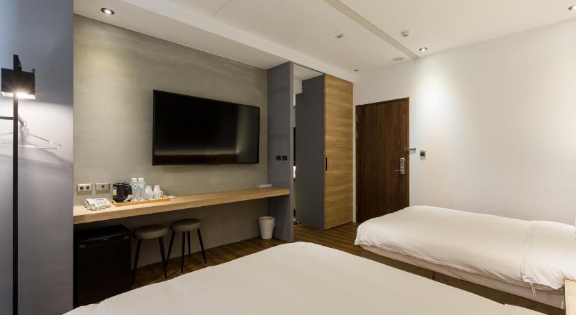 Image of Family Room 1