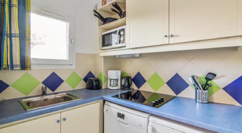 Image of Budget One-Bedroom Apartment (6 People) 1