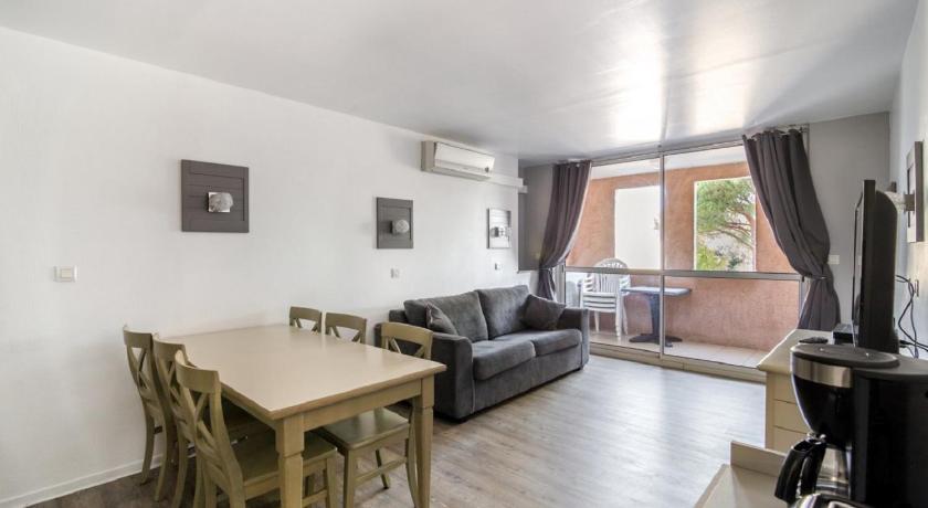 Image of Select Two-Bedroom Apartment (7 People) 4