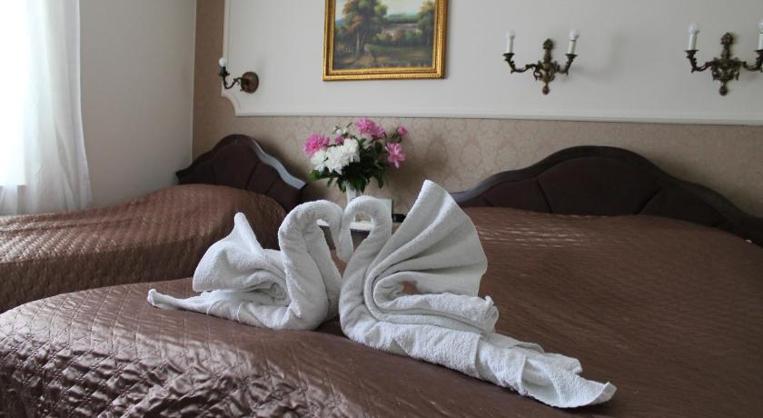 Royal Family — Hotel in Nis