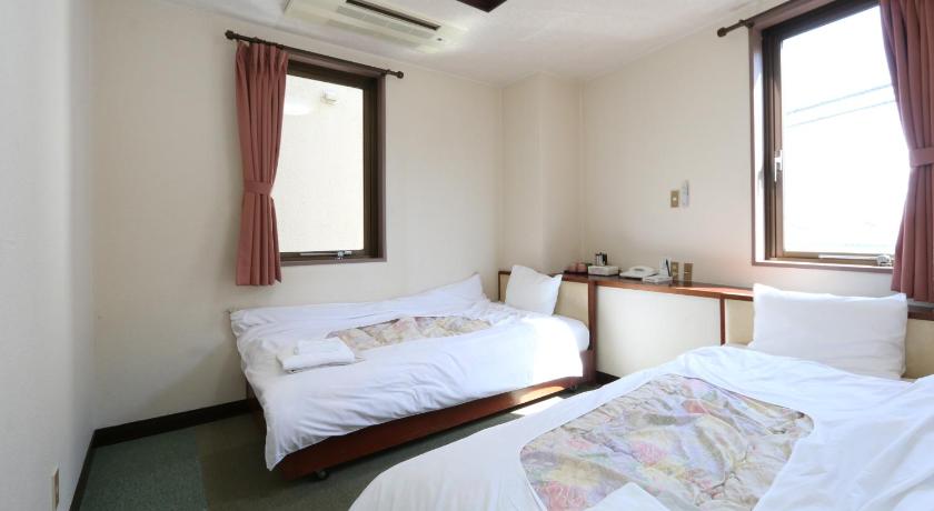 Business Hotel Sansei photo