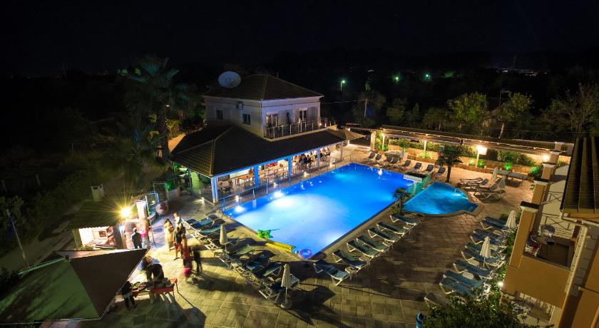 Kavos Plaza Hotel