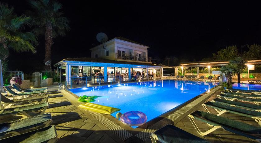 Kavos Plaza Hotel