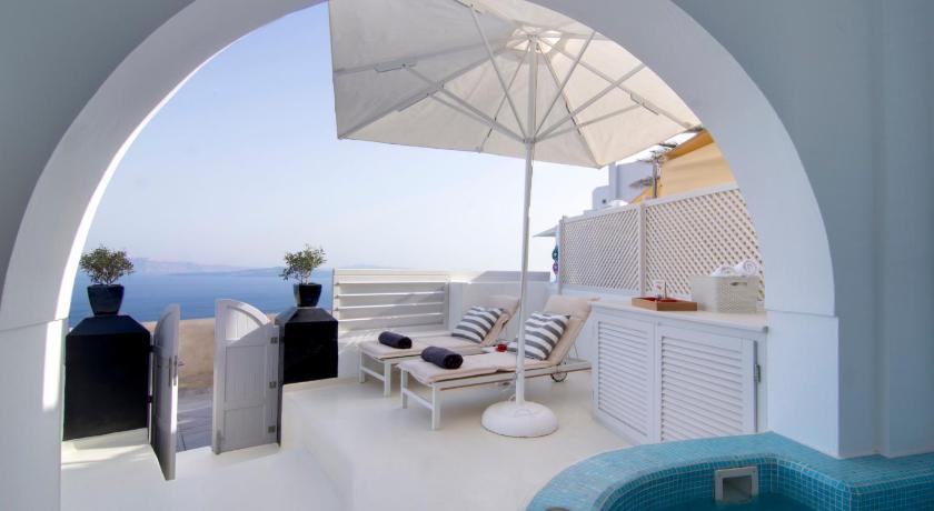 Santorini Secret Suites and Spa