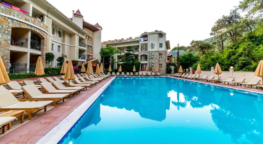 Julian Forest Suites photo