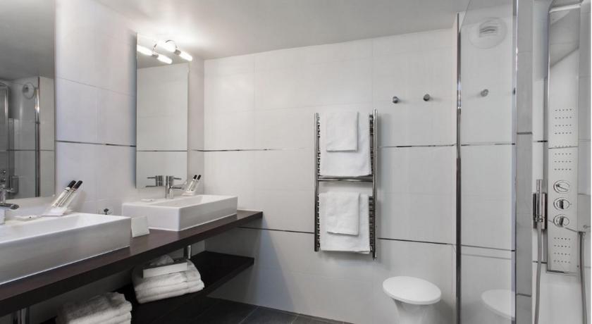 Image of Superior Double Twin Room 2