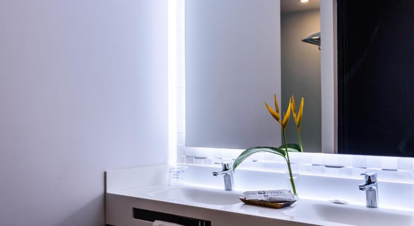 Image of Junior Suite 6