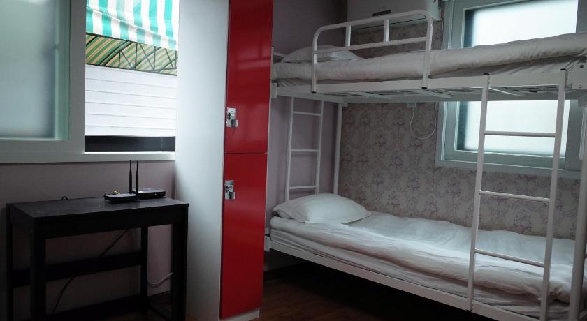 Image of 1 Person in 4-Bed Dormitory - Female Only 1