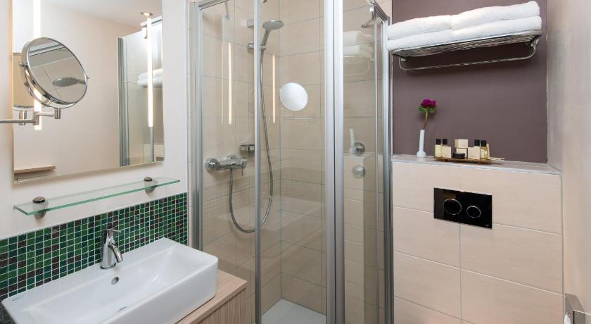 Image of Superior Double Room with UVC-Filter and Air Condition 4