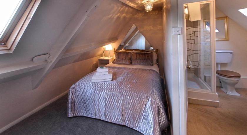 Image of Bagatelle (Small Double) - Fourth Floor 0