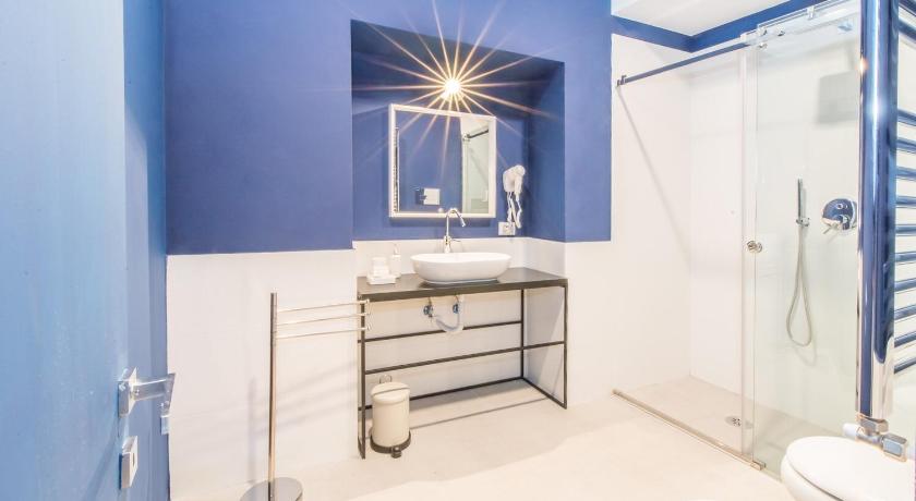 Image of Deluxe Triple Room 2