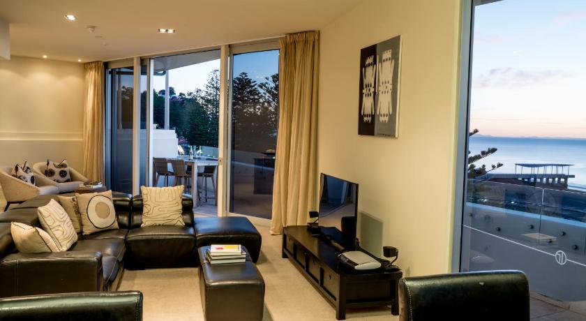 Image of Two-Bedroom Penthouse with Sea View 2