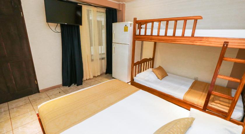 Image of Triple Room 8