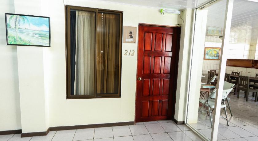 Image of Family Room 16