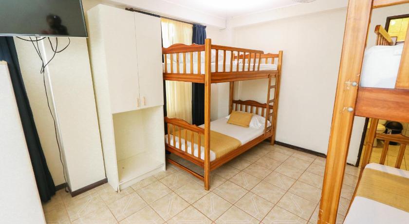 Image of Family Room 8