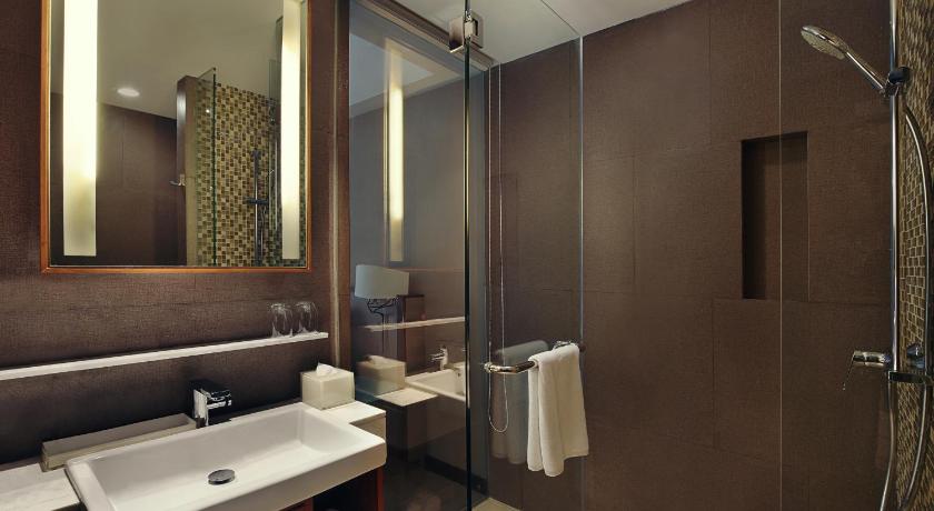 Bild von: Privilege Room, Balcony - 1 King Bed 5