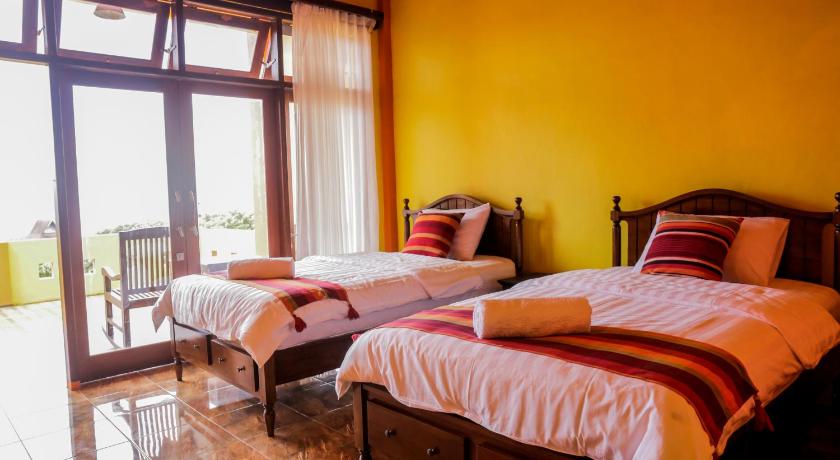 Image of Deluxe Twin Room with Sea View 3