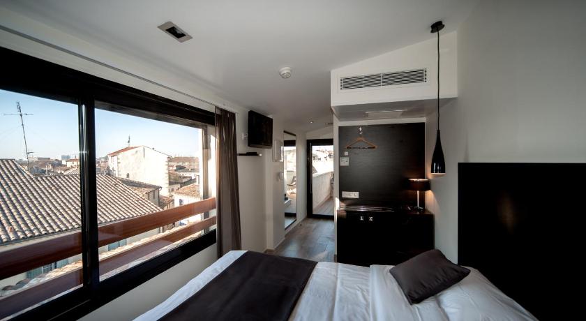 Central Hotel — Hotel in Nimes