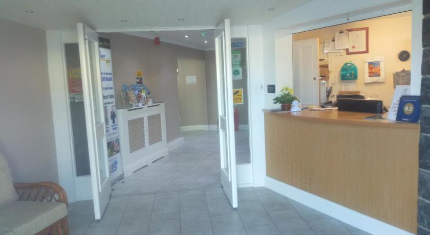 Wayside Cheer Hotel photo