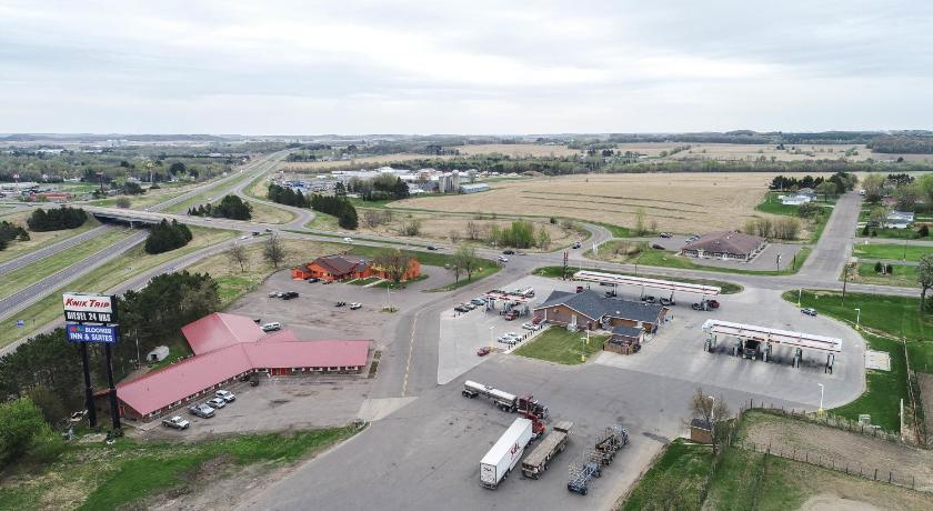 Bloomer Bloomer Inn & Suites 2-Star Accommodation restaurant