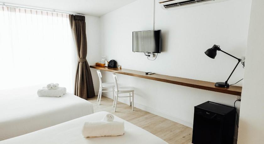 방콕 바름텔 (Varmtel) 2성급 호텔 수영장