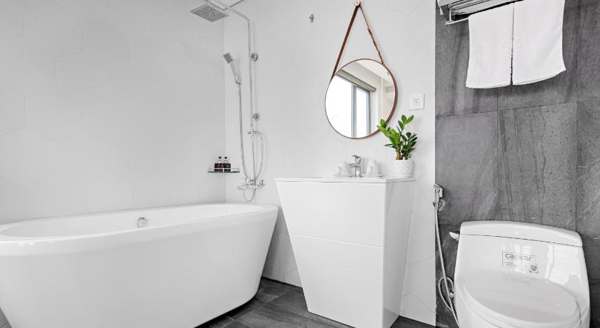 Image of Studio Apartment with Balcony 2