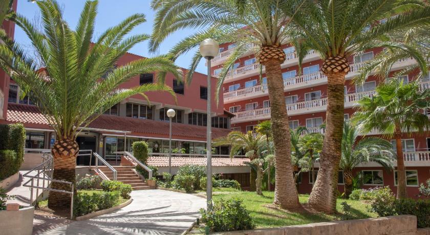 Hotel Seramar Luna-Luna Park