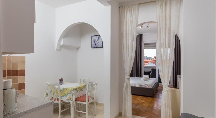 Image of Studio Apartment with Sea View 1