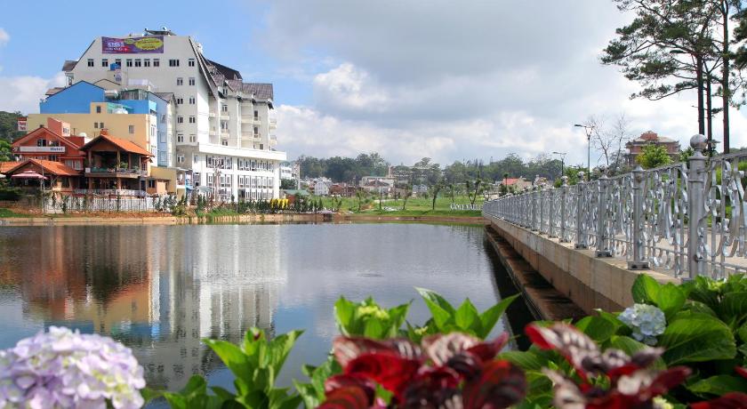 Kings Hotel Dalat photo